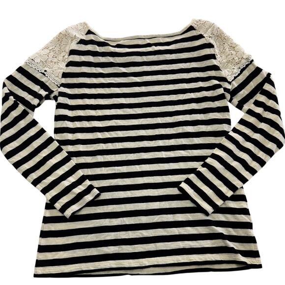 Ann Taylor LOFT‎ Top Womens Medium Cream Black Striped Lace Shoulder Blouse - Picture 2 of 7